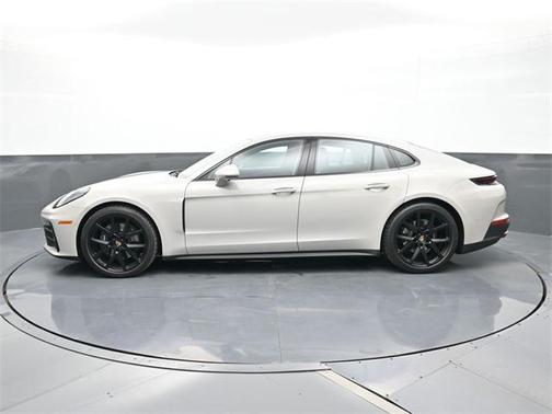 2025 Porsche Panamera 4