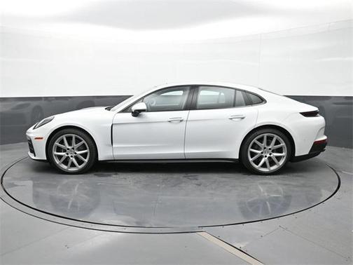 2024 Porsche Panamera 4