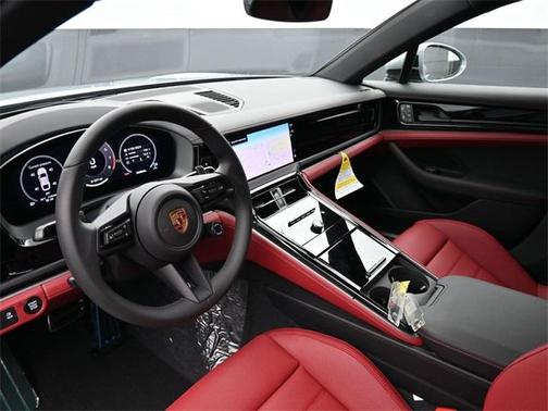 2025 Porsche Panamera 4