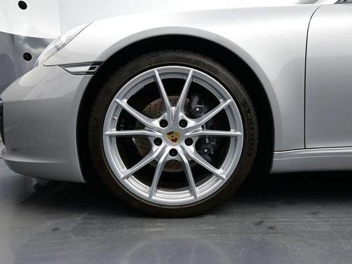 2019 Porsche 911 Carrera