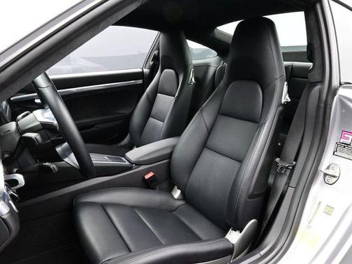 2019 Porsche 911 Carrera