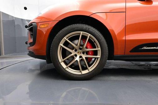 Papaya Metallic 2023 Porsche Macan Macan