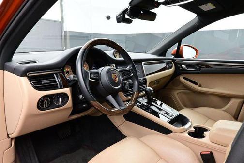 Papaya Metallic 2023 Porsche Macan Macan