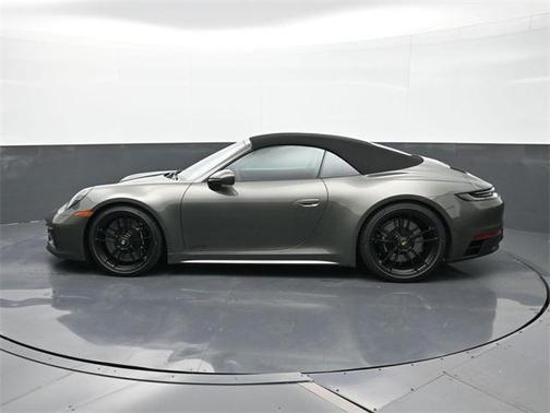 2024 Porsche 911 Carrera 4 GTS
