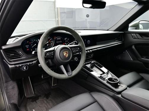 2024 Porsche 911 Carrera 4 GTS