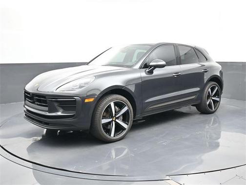 2022 Porsche Macan Base (PDK)