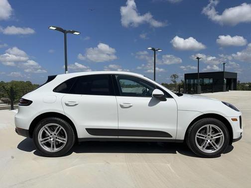 2021 Porsche Macan 