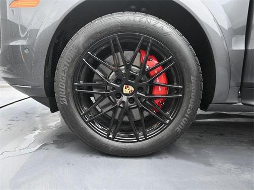 2024 Porsche Cayenne S