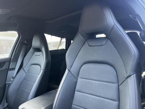 2025 Porsche Panamera 4