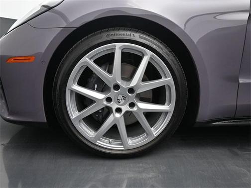 2025 Porsche Panamera 4