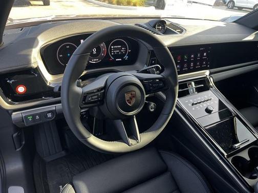 2025 Porsche Panamera 4