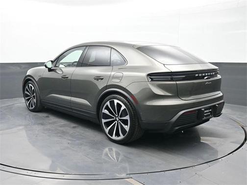 2026 Porsche Macan 