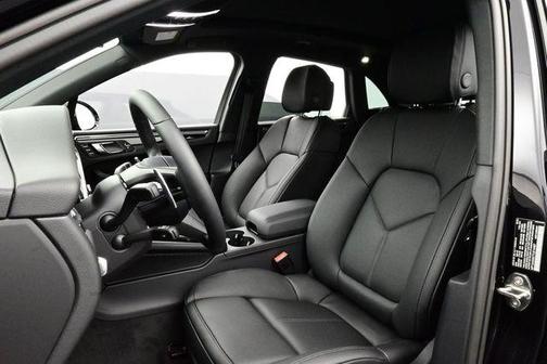 Jet Black 2026 Porsche Macan Macan