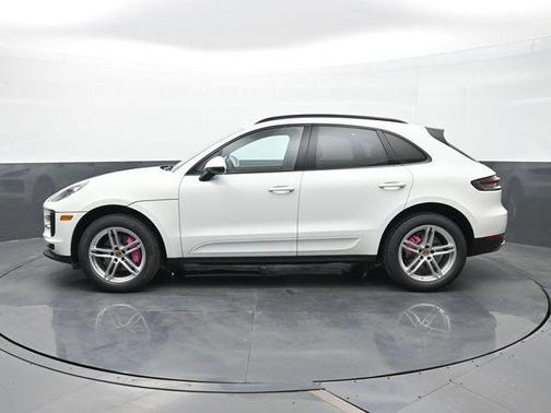White 2019 Porsche Macan Macan