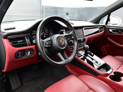 2023 Porsche Macan 