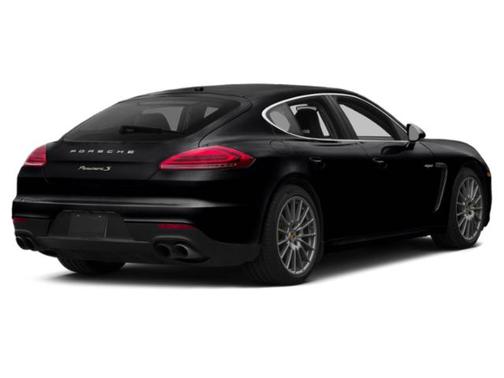 2015 Porsche Panamera 4