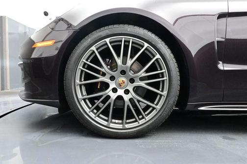 Amethyst Metallic 2023 Porsche Panamera 4 Platinum Edition