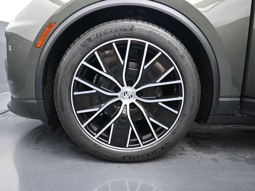 Green 2025 Porsche Macan Macan Electric