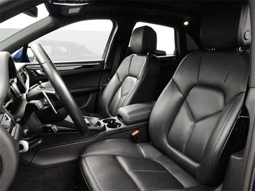 2024 Porsche Macan Base (PDK)