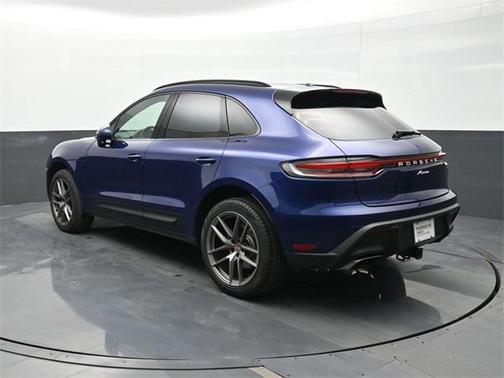 2024 Porsche Macan Base (PDK)