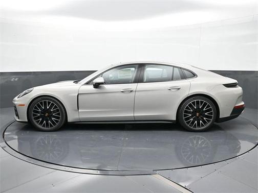 2025 Porsche Panamera 4