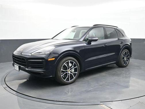 Moonlight Blue Metallic 2021 Porsche Cayenne GTS