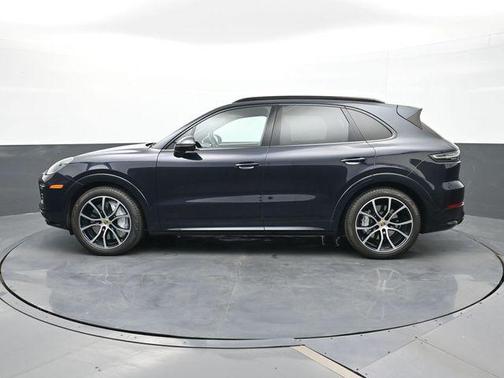Moonlight Blue Metallic 2021 Porsche Cayenne GTS
