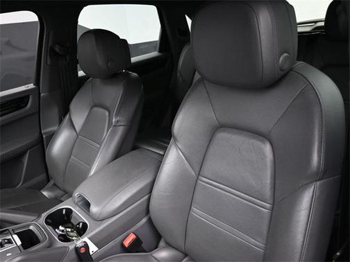 2021 Porsche Cayenne Base (Tiptronic)