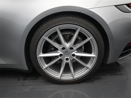 2020 Porsche 911 Carrera