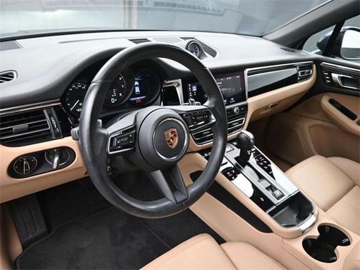 2023 Porsche Macan Base