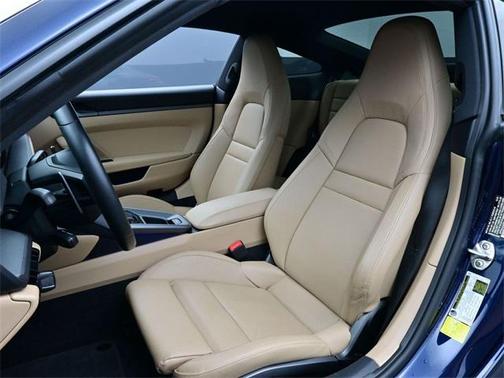 2021 Porsche 911 Carrera