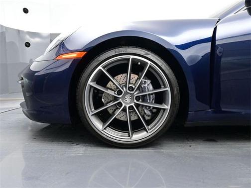 2021 Porsche 911 Carrera