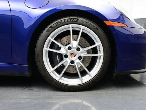 2025 Porsche 911 Carrera