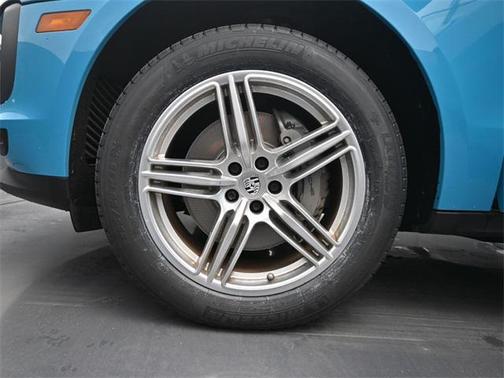 2021 Porsche Macan Base