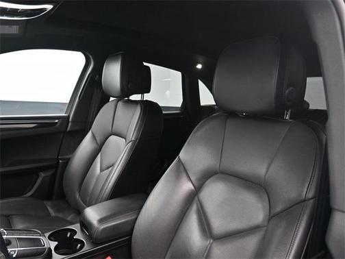 2021 Porsche Macan Base