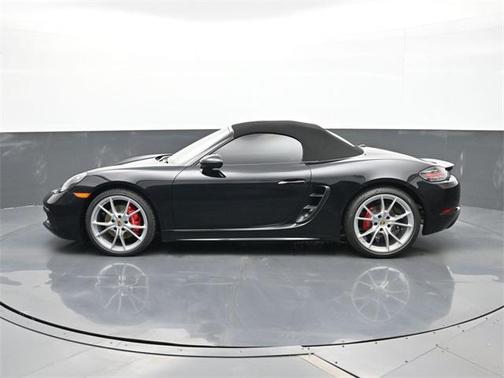 2025 Porsche 718 Boxster S