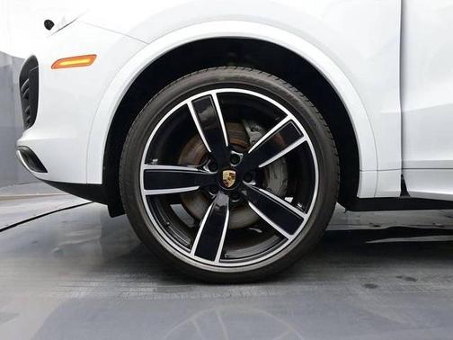 2023 Porsche Cayenne 