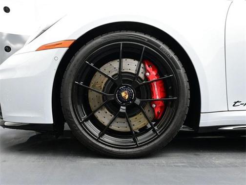 2026 Porsche 911 Carrera 4 GTS