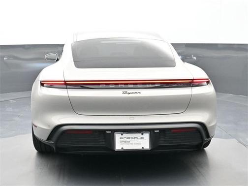 2022 Porsche Taycan 