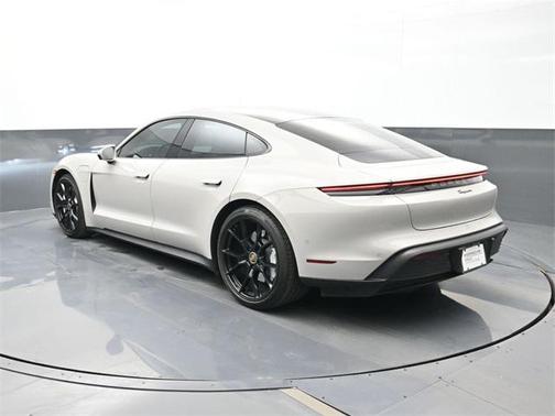 2022 Porsche Taycan 