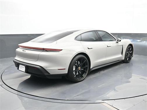 2022 Porsche Taycan 