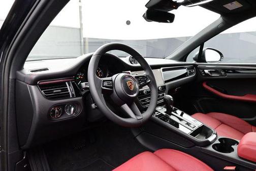 Volcano Grey Metallic 2026 Porsche Macan Macan