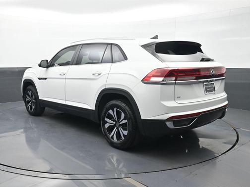 Pure White 2024 Volkswagen Atlas Cross Sport 2.0T SE