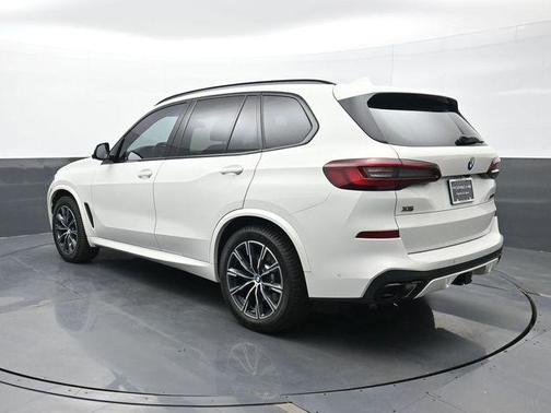 2021 BMW X5 M50i
