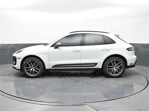 2023 Porsche Macan Base