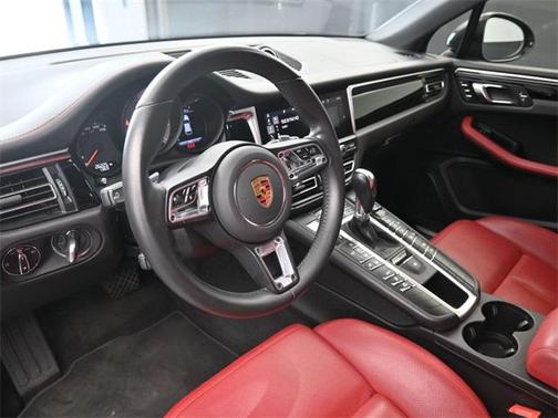 2021 Porsche Macan Base