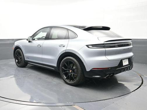 2025 Porsche Cayenne GTS