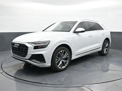 2023 Audi Q8 55 Premium Plus