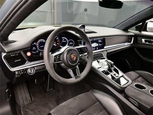 2019 Porsche Panamera GTS