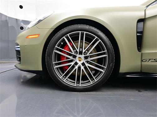 2019 Porsche Panamera GTS